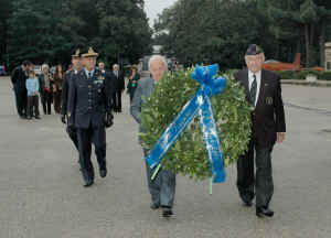 9372.jpg (2493235 byte)