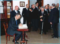 Triafirma2.jpg (93758 byte)